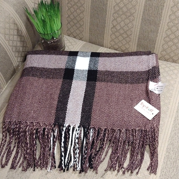 NWT Top It Off Plaid Wrap Shawl or Scarf - Picture 10 of 10